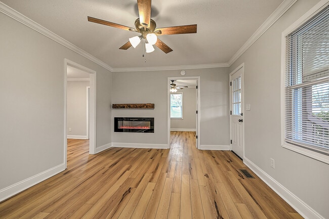 Building Photo - 1104 Old Boones Creek Rd