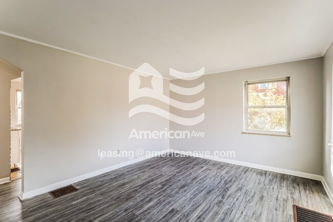 Foto del edificio - 8250 Royal Heights Dr