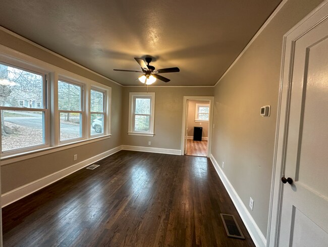 Photo - CHARMING COTTAGE IN NORMALTOWN AVAILABLE A... House