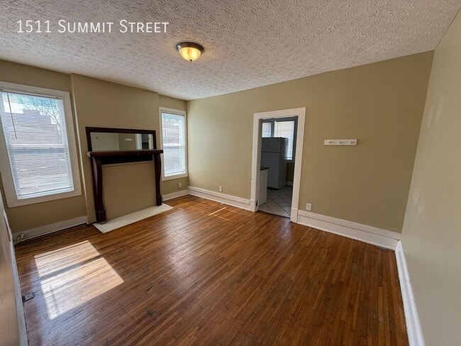 Building Photo - 1511 Summit St