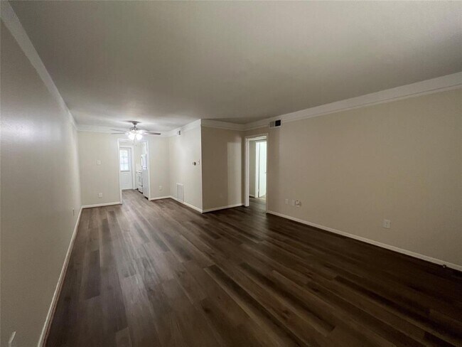 Foto del edificio - 500 Willow Dr