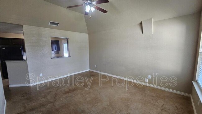 Foto del edificio - 763B E Ridge Blvd