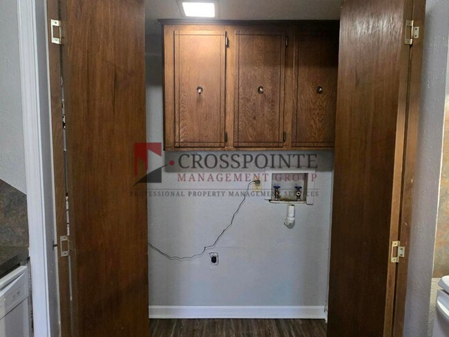 Foto del edificio - Available! 2 Bedroom 1 Bath Townhome in White Oak!