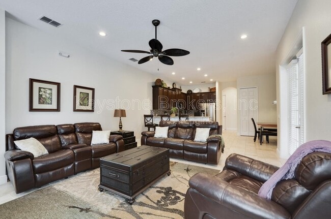 Foto del edificio - 2708 Formosa Blvd