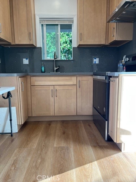 Foto del edificio - 9659 Woodruff Ave