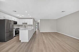 Building Photo - 42 42nd St