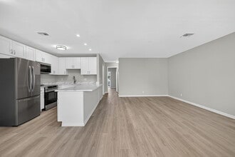 Building Photo - 42 Easthampton B