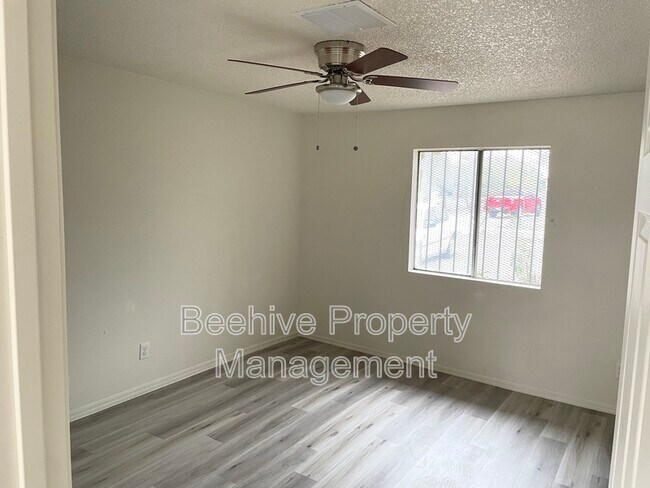 Foto del edificio - 1153 E Taylor St
