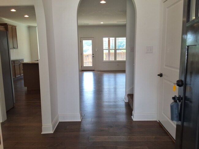 Foto del edificio - West Knoxville 37932 - 4 bedroom, 2 bath home in desirable Hardin Valley area. - Contact Sharon A...