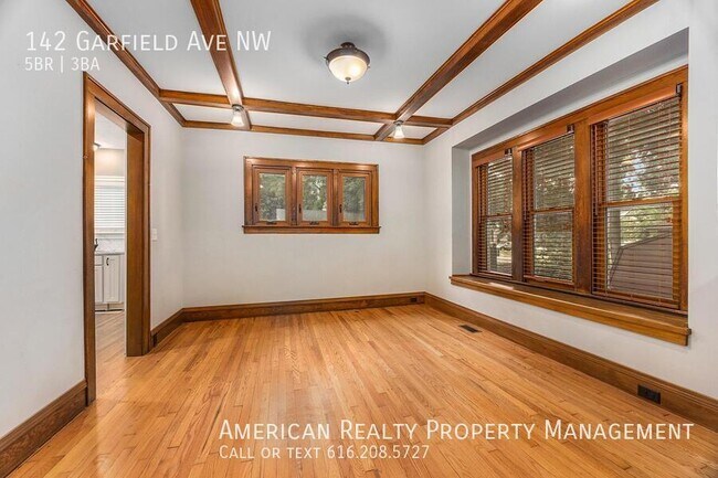 Foto del edificio - 142 Garfield Ave NW