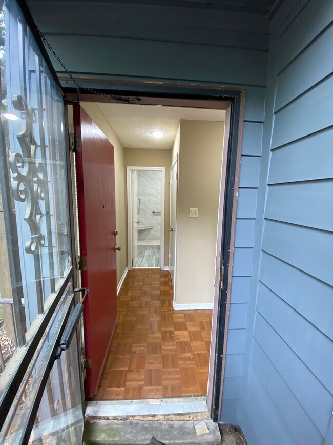 Foto del edificio - 2 BED / 2 BATH MEMPHIS CONDO