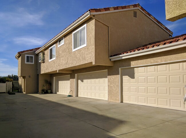 Private Garage - 16015 Halldale Avenue