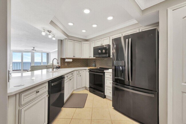 Foto del edificio - 9650 S Ocean Dr