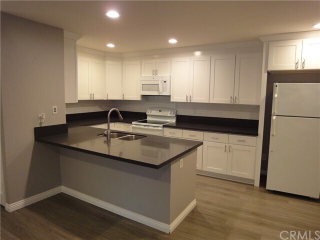 Primary Photo - 2511 W Sunflower Ave