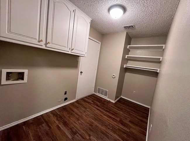 Building Photo - 5718 88th St