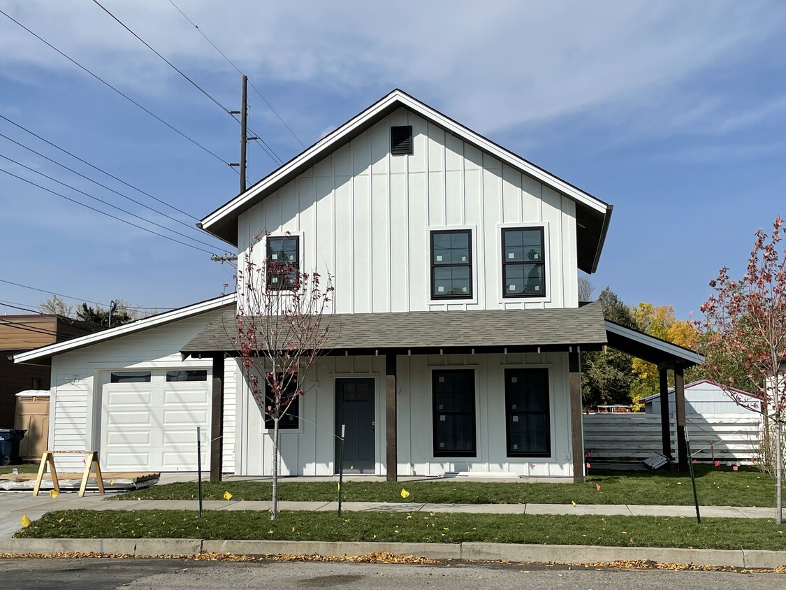 1106 W Crawford St, Livingston, MT 59047 House Rental in Livingston