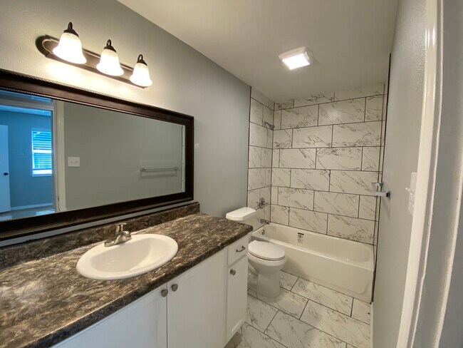 Foto del edificio - 122 Oak Hill Dr
