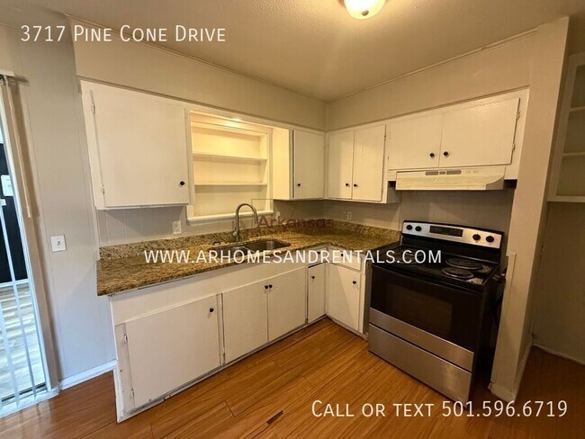 Building Photo - 3717 Pine Cone Dr