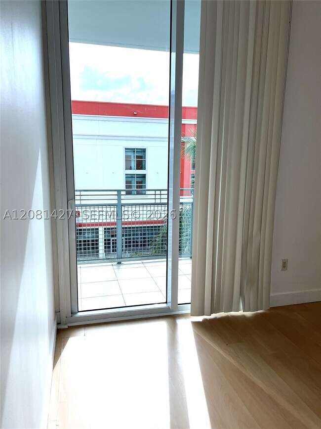 Foto del edificio - 350 NE 24th St