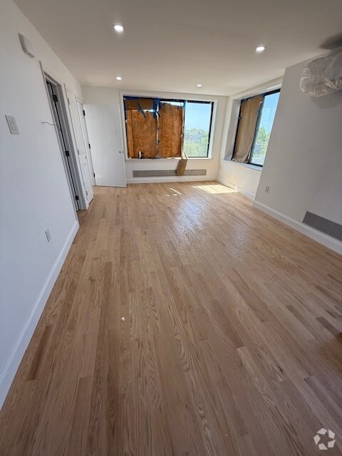 Building Photo - 2130 Hazen St