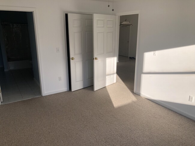 Building Photo - 303 Lime Kiln Rd