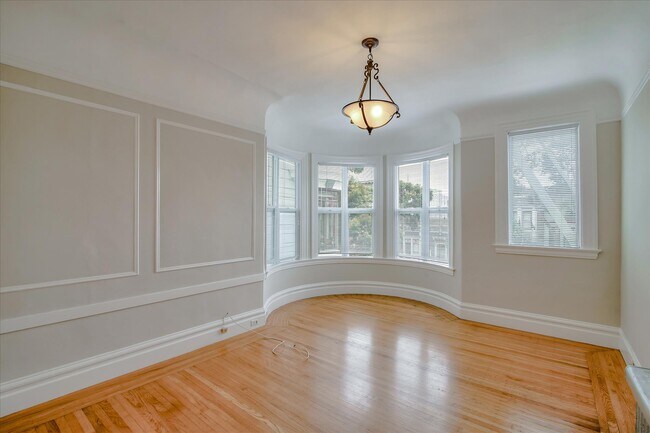 Building Photo - 460 Duboce Ave