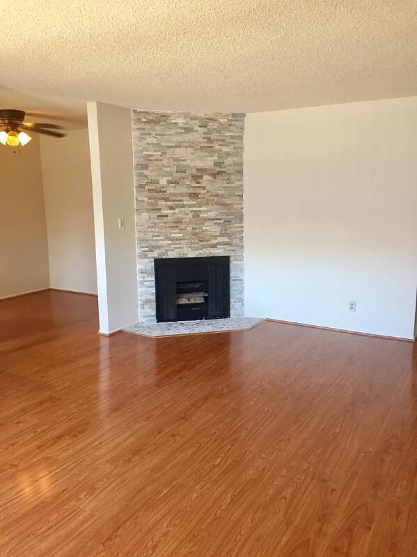 Foto del edificio - 725 E Providencia Ave