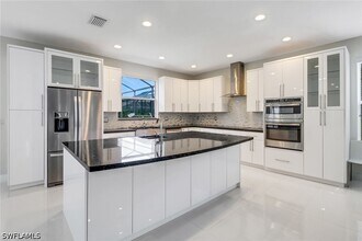 Building Photo - 8271 Laurel Lakes Way