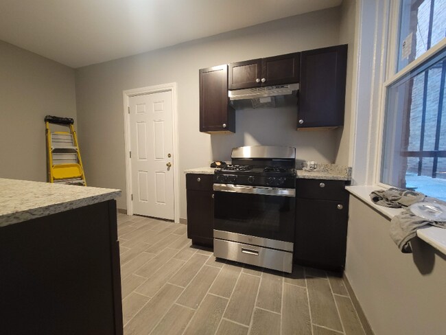 Foto del edificio - 6059 S Troy St
