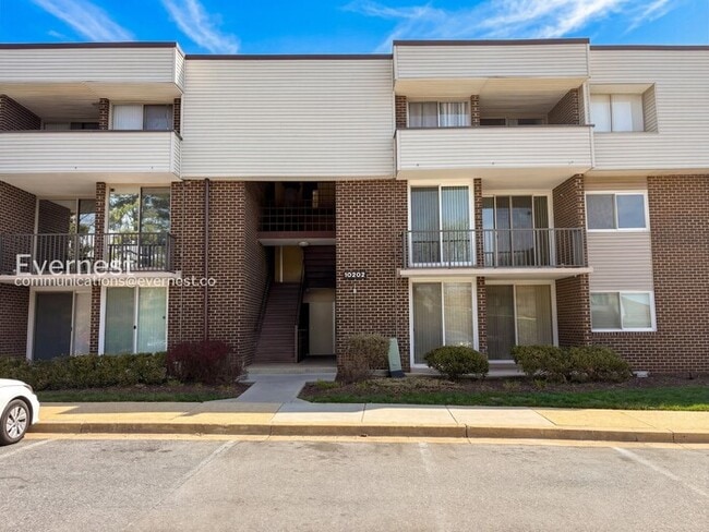 Building Photo - 10202 Prince Pl