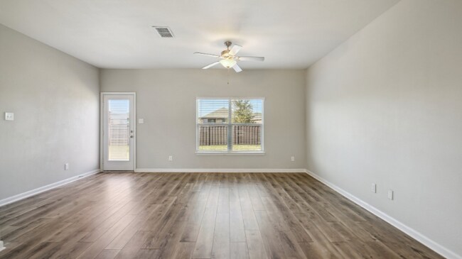 Foto del edificio - 408 Harbor Oaks Dr