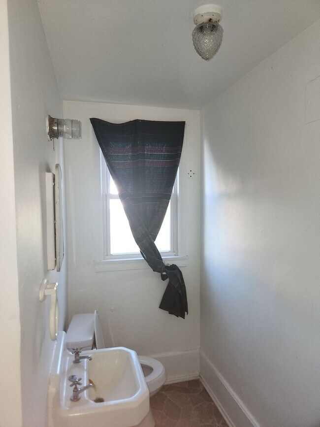 Foto del edificio - 1 Bedroom, 1 Bathroom Quadplex in Petersburg just off of Rt. 460