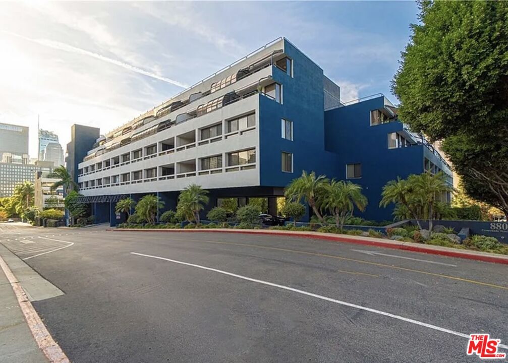 Foto principal - 880 W 1st St