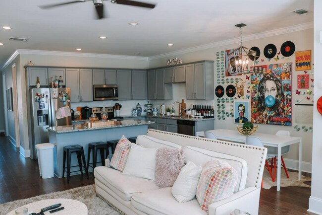 Foto del edificio - 102 Far View Dr