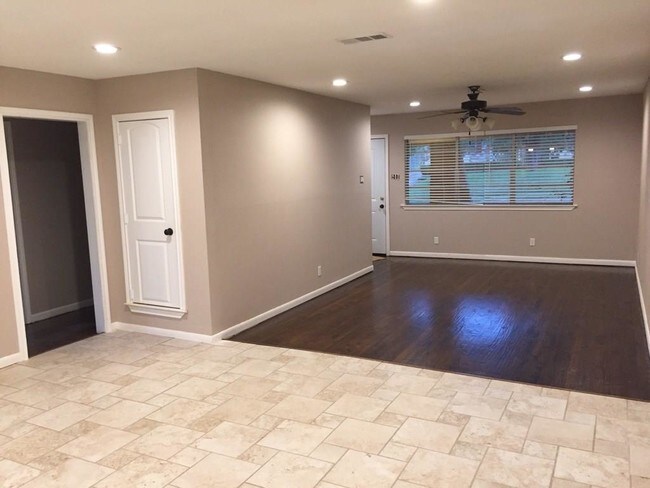 Building Photo - 1427 Summertime Ln