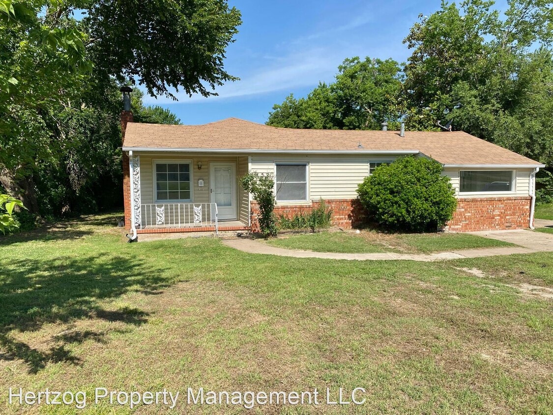 3 Br 1 Bath House 152 Fairview House For Rent In Ponca City Ok Apartments Com