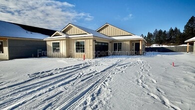 Building Photo - 2323 Maverick Ct
