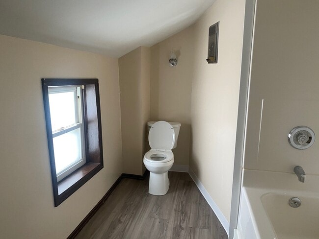 Foto del edificio - 77 Aurora St