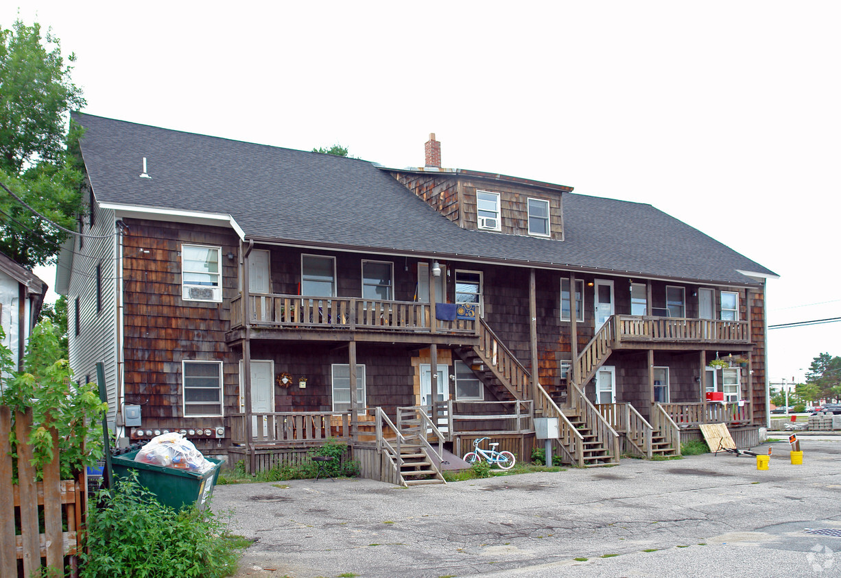 Building Photo - 34 Burnham St