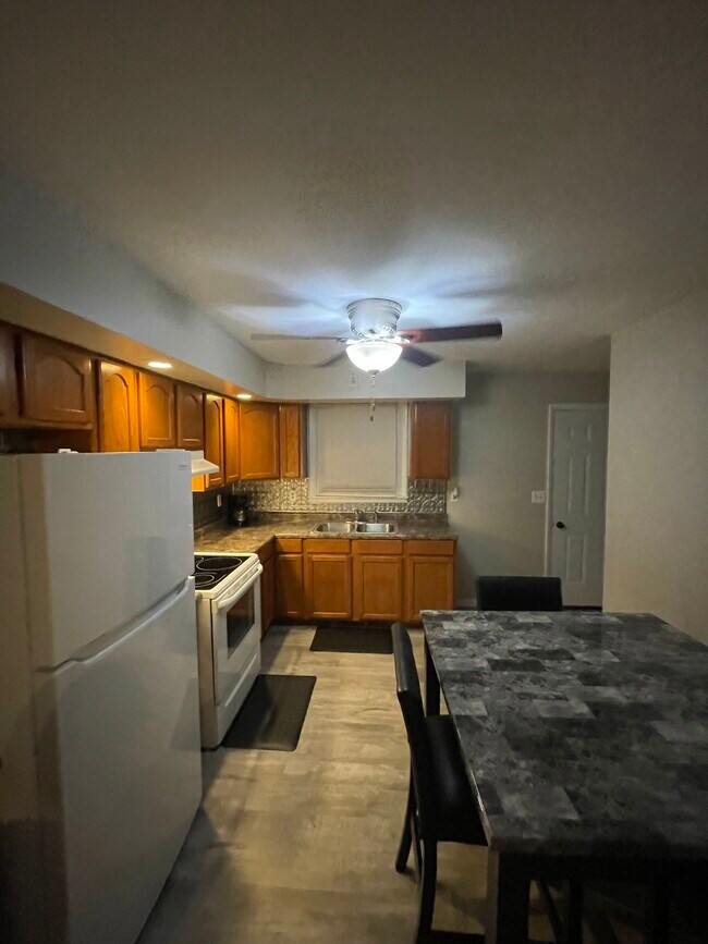 Foto del edificio - 1024 N Jefferson St