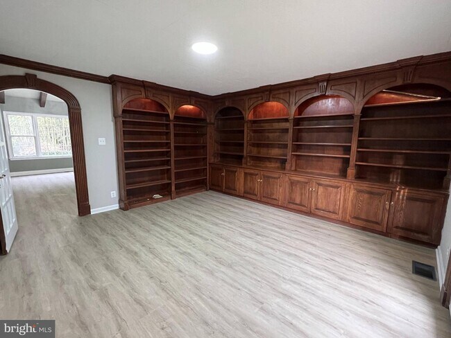Building Photo - 3702 Prince William Dr
