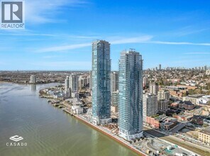 Building Photo - 660 Quayside Dr