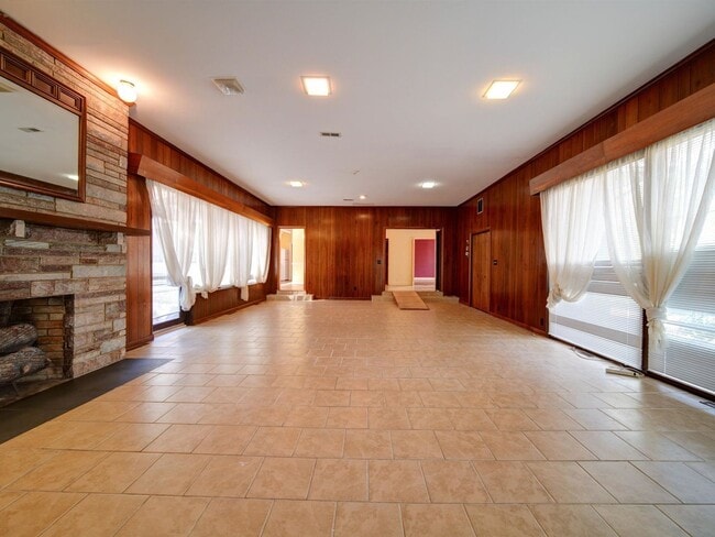 Building Photo - 3 Bedroom/3 Bath home for rent