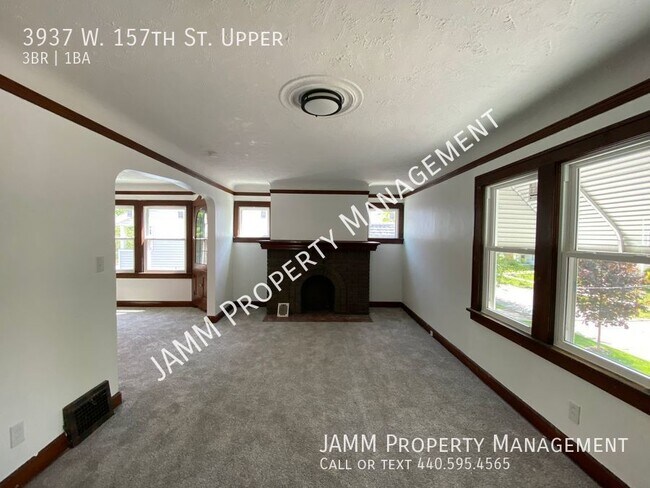 Foto del edificio - Updated 3-Bedroom Upper Unit!