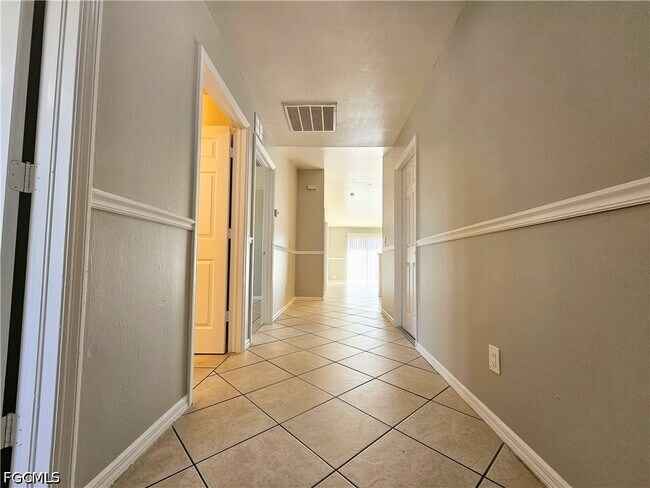 Foto del edificio - 230 Hightower Ave S