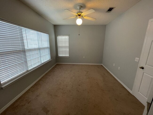 Building Photo - Introducing a Charming Home Retreat Locate...