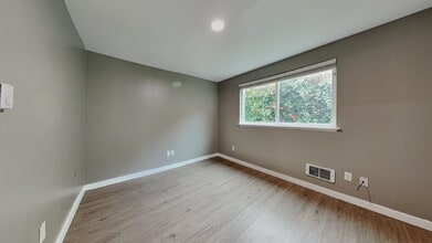 Building Photo - 1105 S Woodlawn St