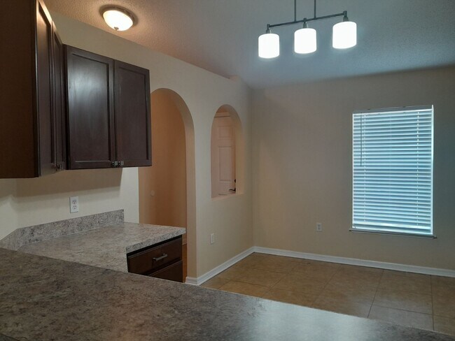 Building Photo - 6209 Ansley St