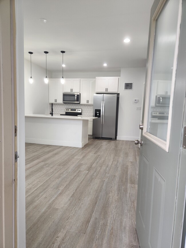 Kitchen - 3914 De Tonty St