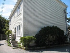 Building Photo - 27 Weaver Ave